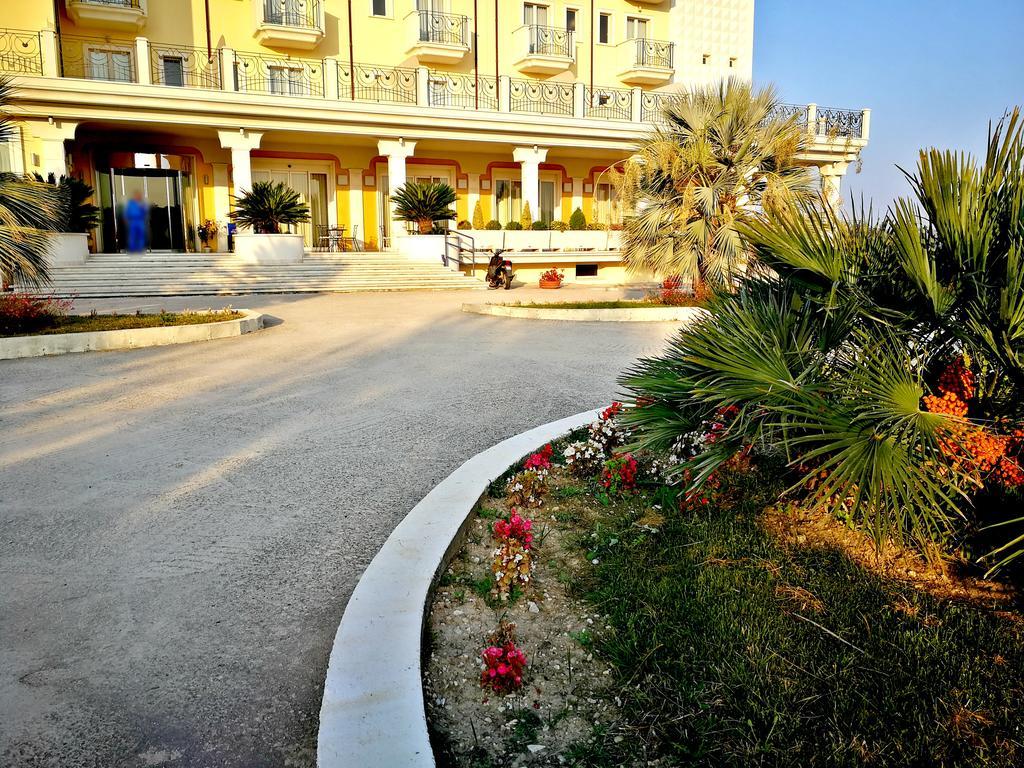 Hotel Concorde Sant'Egidio alla Vibrata Exterior photo